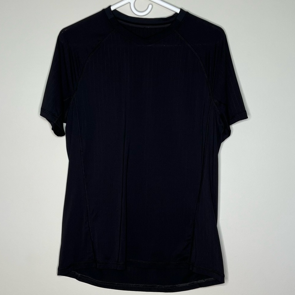 Lululemon Metal Vent Tech V-Neck Small